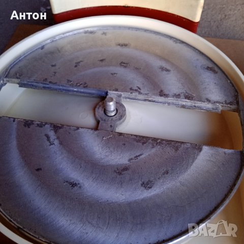 Ренде  на 220 волта СССР, снимка 2 - Аксесоари за кухня - 41948056