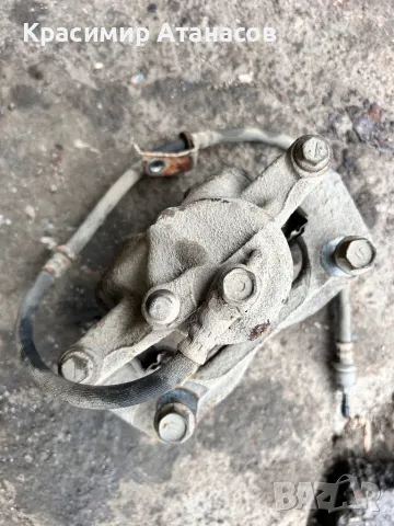 Спирачен апарат преден ляв  за Тойота Аурис. 1.6 VVti. 132кс. 2011г, снимка 3 - Части - 49680101