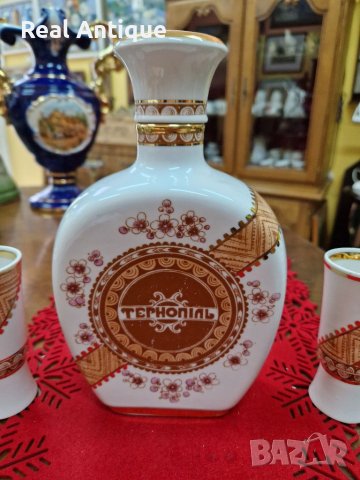 Превъзходен рядък антикварен руски порцеланов комплект бутилка с 2 чашки, снимка 3 - Антикварни и старинни предмети - 41771521