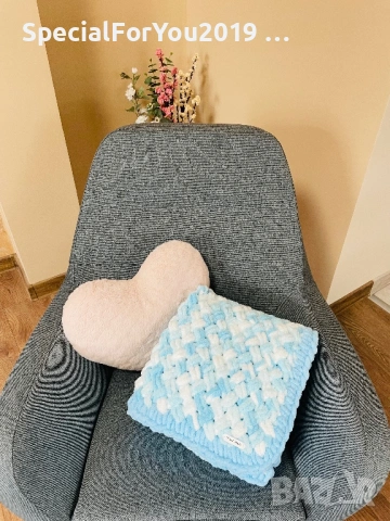 Ръчно плетено бебешко одеялце от прежда Alize Puffy