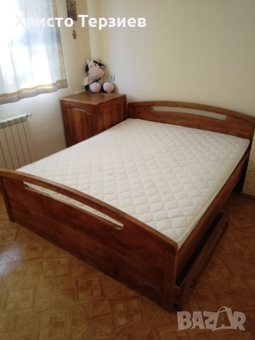 Спалня от орех, снимка 3 - Спални и легла - 51982114