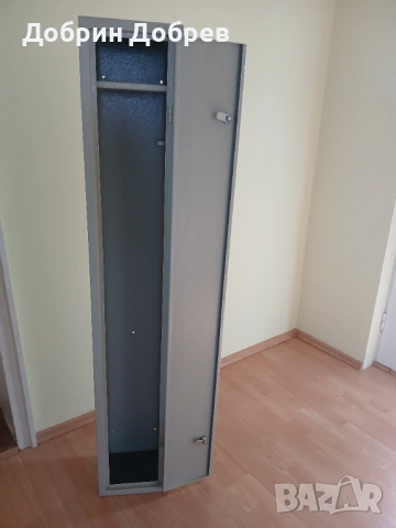 Продава каса  сеиф за три пушки , снимка 2 - Оборудване и аксесоари за оръжия - 53537844