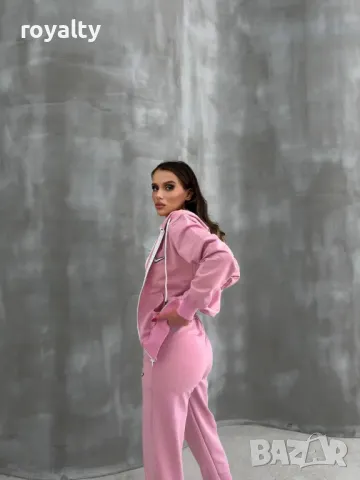 Nike дамски комплект от три части Различни цветове , снимка 10 - Комплекти - 49824468