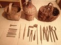Продавам стари инструменти, кошници, свещници, битови предмети и свещници , снимка 2