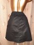 48 Къса черна пола с кожена промазка , снимка 2