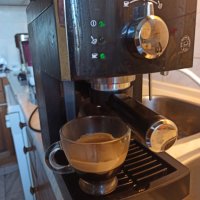 Кафемашина Саеко Поемия с ръкохватка с крема диск, работи отлично и прави хубаво кафе с каймак , снимка 3 - Кафемашини - 41142772