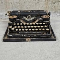 Антикварна пишеща машина, снимка 1 - Антикварни и старинни предмети - 44213833