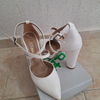 Обувки с дебел ток, снимка 3 - Дамски елегантни обувки - 44634687
