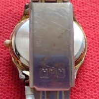 Марков дамски часовник Q/Q QUARTZ WATER RESIST много красив здрава оригинална верижка - 23488, снимка 7 - Дамски - 36110991