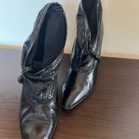 Елегантни боти, снимка 2 - Дамски обувки на ток - 42387342