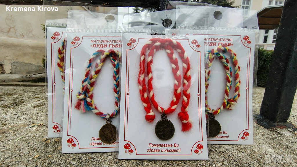 Комплекти от 5 мартеници гривни. Ръчна изработка. Бижута Луди гъби., снимка 1