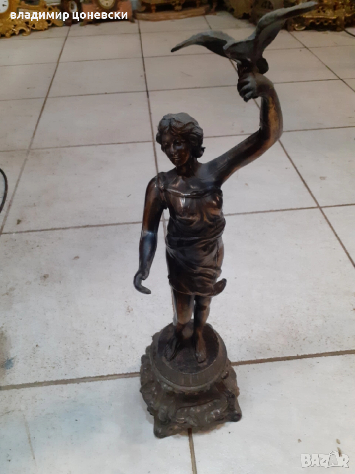 Стара метална френска статуетка, снимка 1