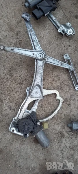 Стъклоповдигач Mercedes E-Class W210, снимка 1