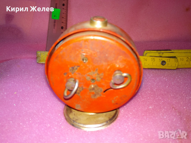 SLAVA MADE in USSR Стар КОЛЕКЦИОНЕРСКИ РУСКИ БУДИЛНИК МЕХАНИЧЕН НАСТОЛЕН ЧАСОВНИК СЛАВА СССР 43025, снимка 3 - Антикварни и старинни предмети - 44534253