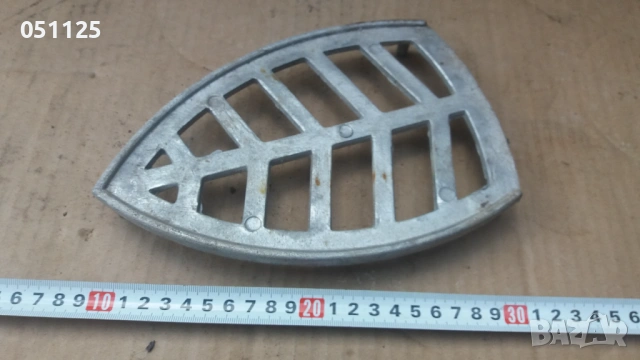 стара поставка за ютия - метална , снимка 2 - Антикварни и старинни предмети - 53160646