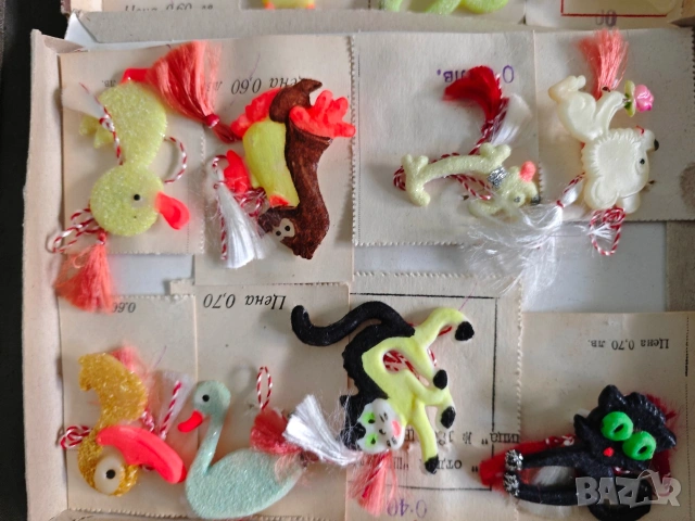 Продавам мартеници от НРБ с фигури , снимка 6 - Колекции - 53620699