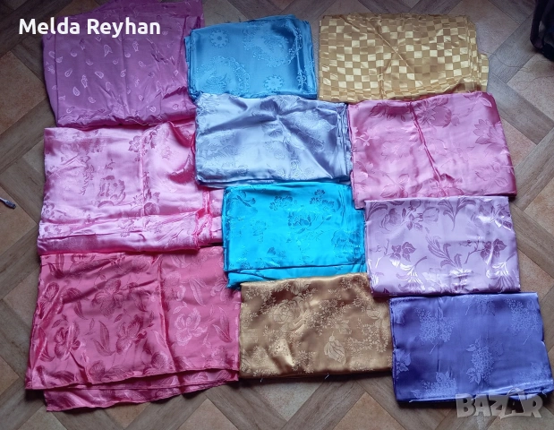 Платове с цветя.Сатениран жакард