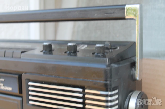 Радио касетофон ''Crown C&C  630 FW'', снимка 7 - Радиокасетофони, транзистори - 51195261