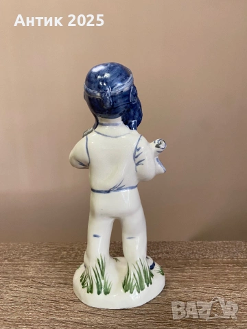 Винтидж порцеланова статуетка „Млад авиатор“, СССР, снимка 2 - Антикварни и старинни предмети - 53237403