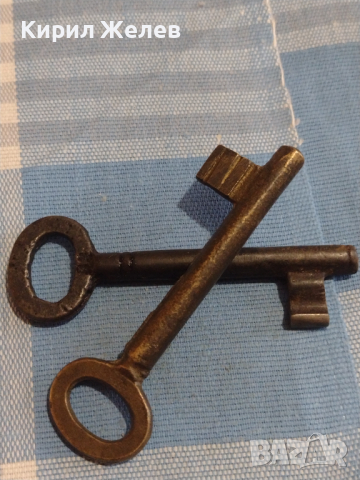 Два стари ключа от соца за брава за КОЛЕКЦИЯ ДЕКОРАЦИЯ БИТОВ КЪТ 22673, снимка 3 - Други ценни предмети - 44727228