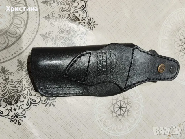 Кожен кобур за пистолет с метална щипка