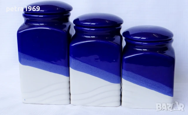 Комплект порцеланови буркани с капаци в бяло и кобалт