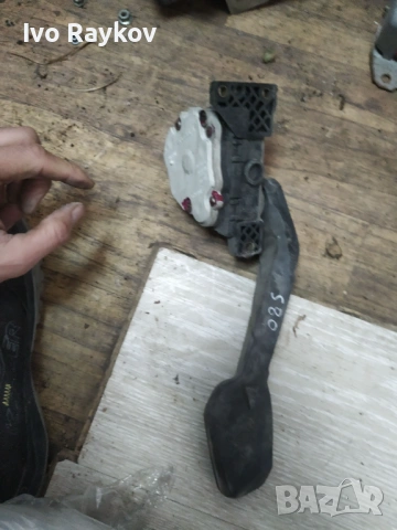 педал газ , VOLVO S80 , 9472579