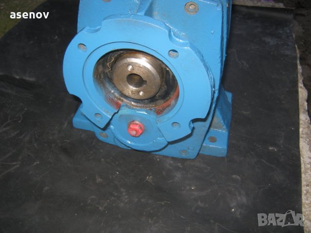 редуктор, снимка 3 - Резервни части за машини - 35994022