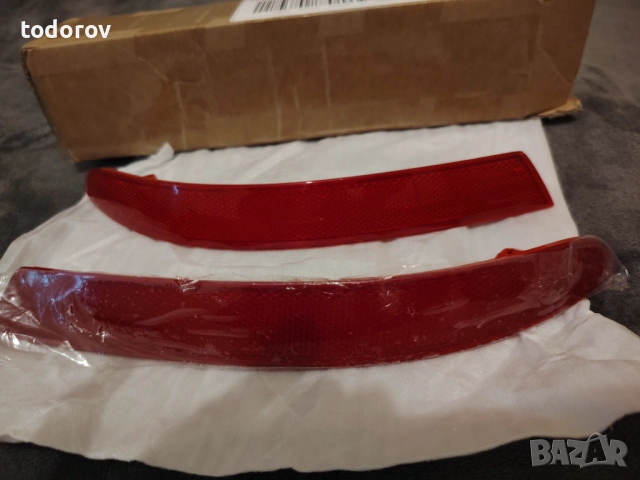 Светлоотразител за Volkswagen Touran Minivan I (02.2003 - 05.2010), миниван, снимка 2 - Аксесоари и консумативи - 53724061