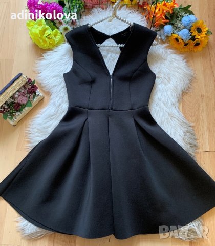 Неопренова рокля с гол гръб