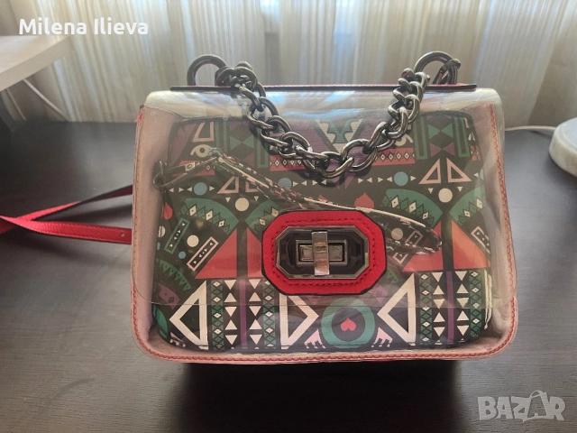 ✨ Модерна дамска чанта с несесер – свеж дизайн и отлично състояние!