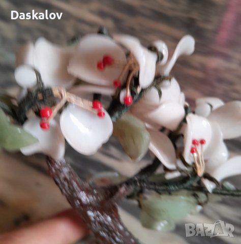 Продавам декоративна ваза с цвете от стъкло, снимка 3 - Изкуствени цветя - 41348743