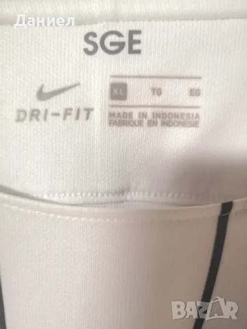 Дамска тениска на Айнтрахт Франкфурт , снимка 5 - Футбол - 49818100