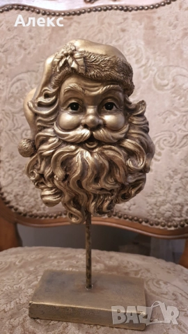 Златен Дядо Коледа на стойка– 26см