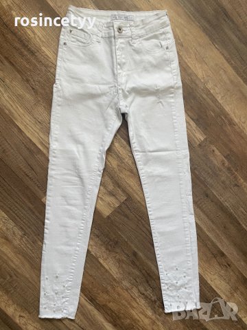 Бял панталон с перли 