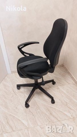 Офис стол на колеца с подлакътници с конткол на 3 позиции, снимка 2 - Столове - 42045550