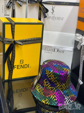 шапки prada fendi guess christian dior louis vuitton, снимка 7 - Шапки - 51458933