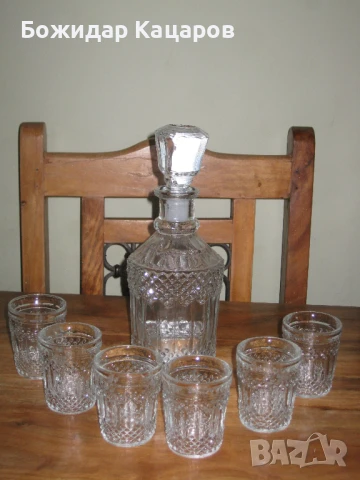 Стар сервиз за напитки.Цена 25 лева. Пращам по Еконт. За София, може да си го вземете и лично.