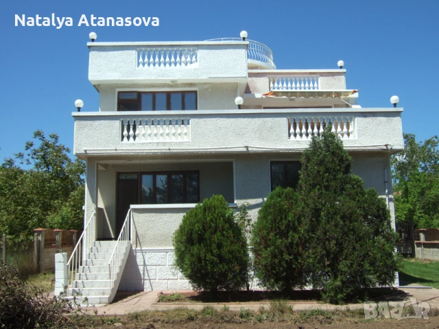 Този превъзходен изглеждащ имот е много близо до главния път през Крапец и българското Черноморие