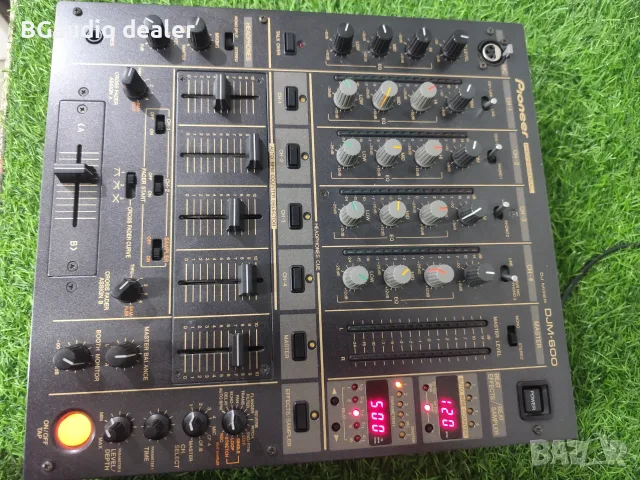Pioneer DJM-600 – професионален 4-канален DJ пулт, снимка 3 - Ресийвъри, усилватели, смесителни пултове - 55791310