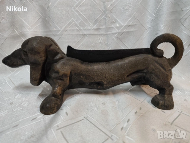 Стара масивна английска чугунена стъргалка за обувки куче-дакел от началото на 1900 г, снимка 3 - Антикварни и старинни предмети - 53120705