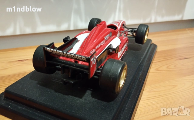 Bburago 1:24 Formula 1 болид метална количка, снимка 5 - Колекции - 53660428