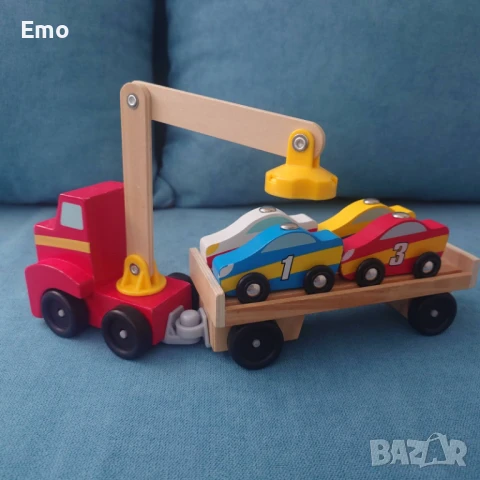 Дървен автовоз с магнитни колички Melissa and Doug, снимка 3 - Коли, камиони, мотори, писти - 50582521