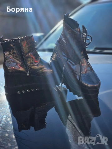 Дамски боти на платформа 