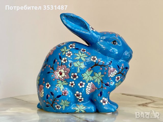 Деко фигура - Порцеланов заек на цветя (син)