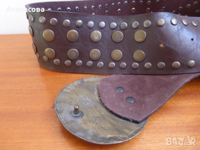Широк дамски кожен колан с капси, снимка 4 - Колани - 50759053