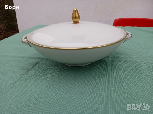 Баварски порцелан купа с капак, снимка 1 - Чинии - 35859879
