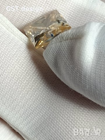Голям 5+ карата диамант мойсанит Diamond Moissanite Топ Фенси Златен кръст оттенък Принцеса , снимка 10 - Други - 35732331