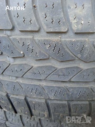 Гуми 215/60/17-4 бр зимни, снимка 2 - Гуми и джанти - 39624121
