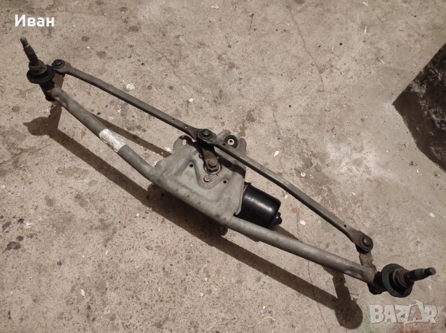 Рамо на чистачки с моторче за рено